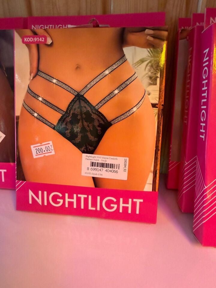 Kadın Siyah Dantelli Fantezi Külot